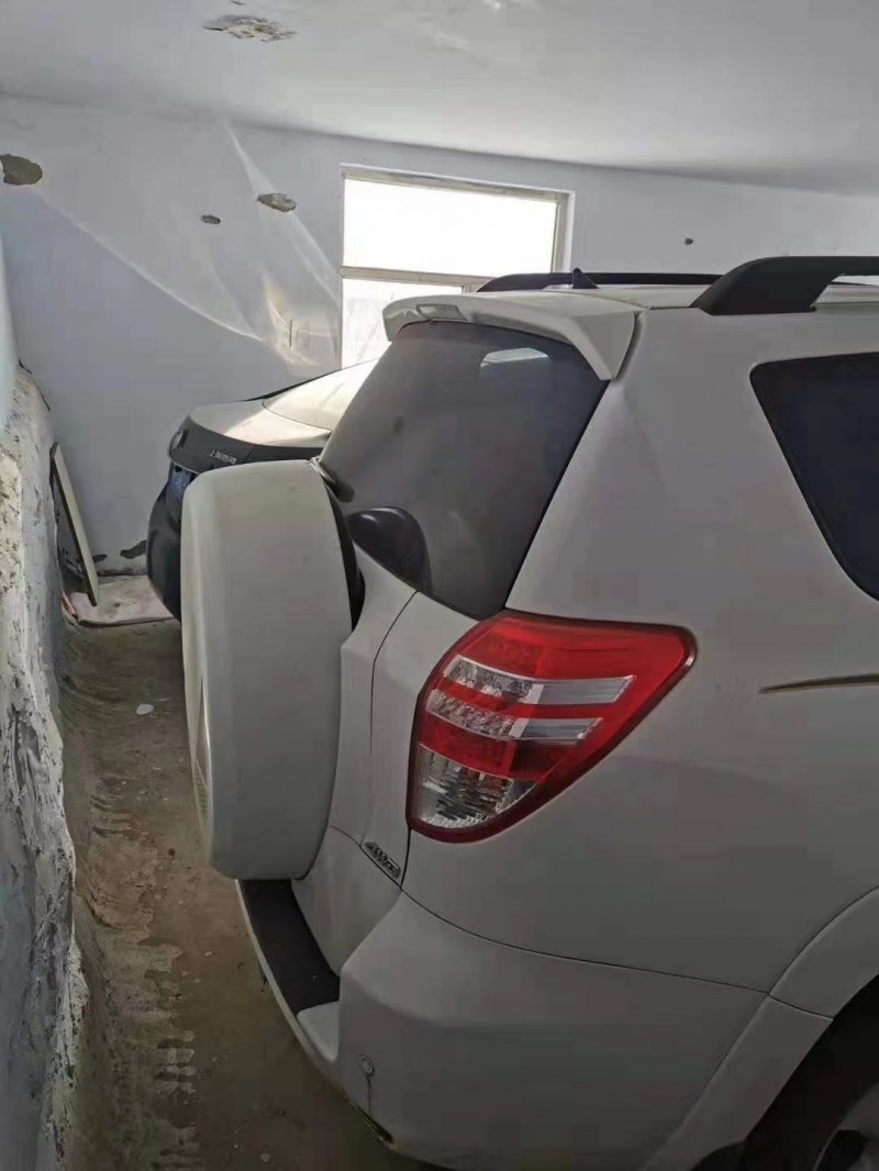 通遼11年豐田RAV43