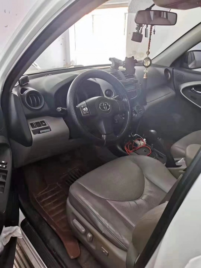 通遼11年豐田RAV47