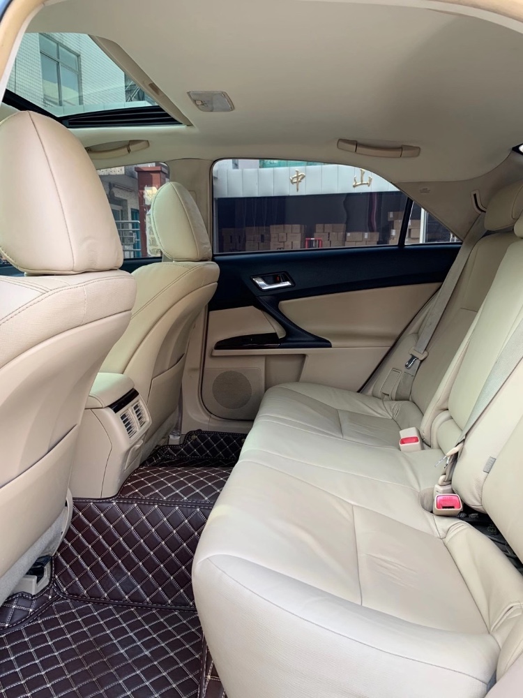 中山14年丰田锐志3