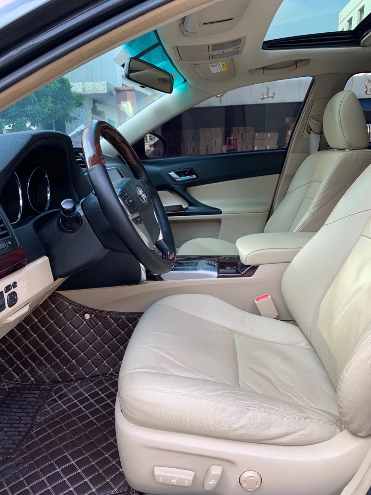 中山14年丰田锐志1