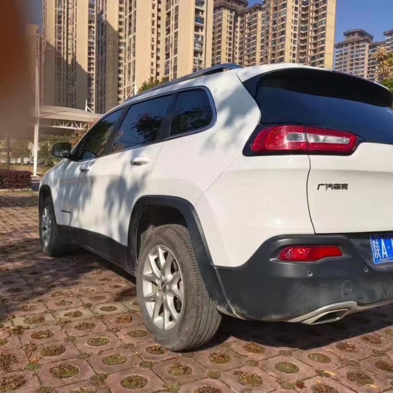 長沙17年Jeep自由光4