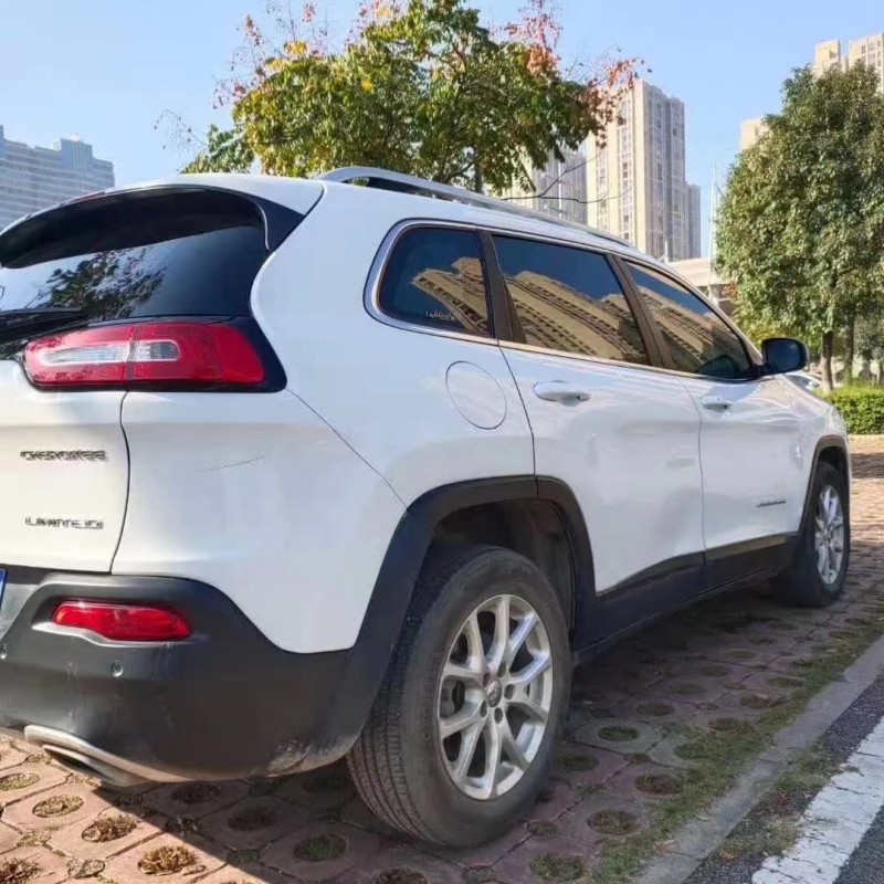 長沙17年Jeep自由光5