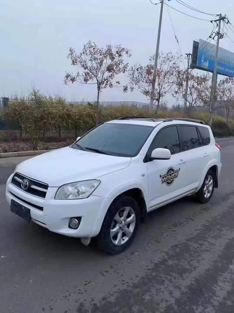 济宁11年丰田RAV41