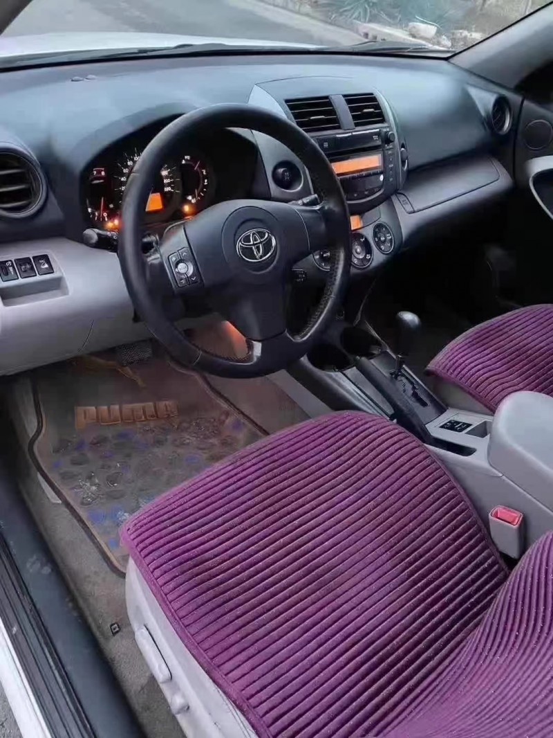 济宁11年丰田RAV43