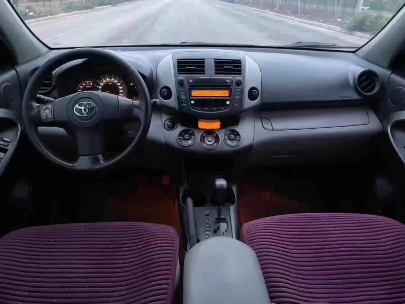 济宁11年丰田RAV45