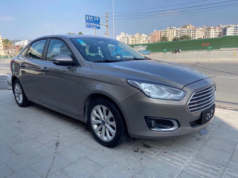 广州16年福特福睿斯5