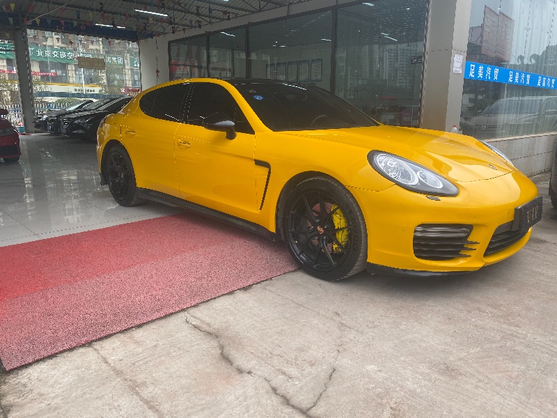 重庆10年保时捷帕拉梅拉2