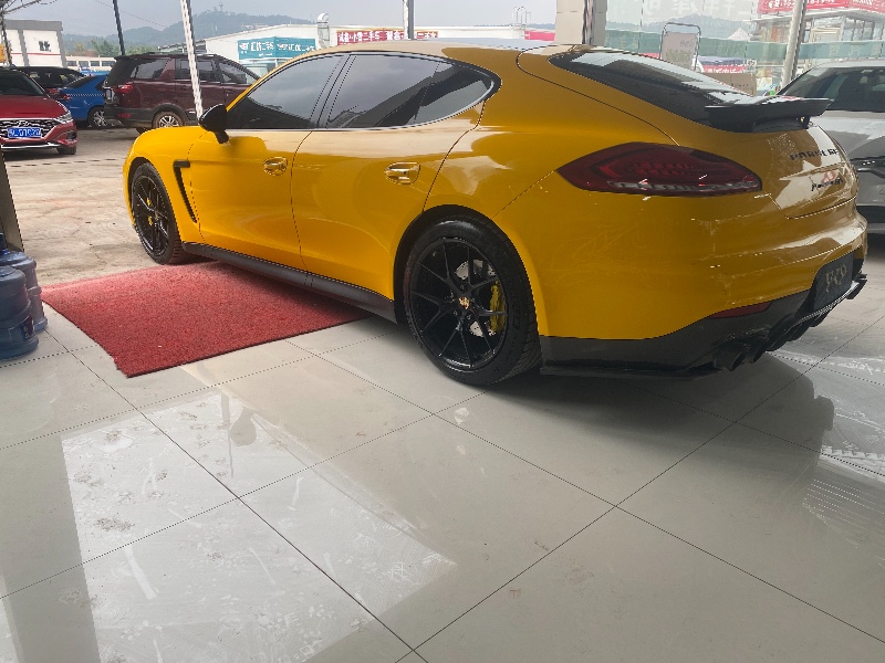 重庆10年保时捷帕拉梅拉4