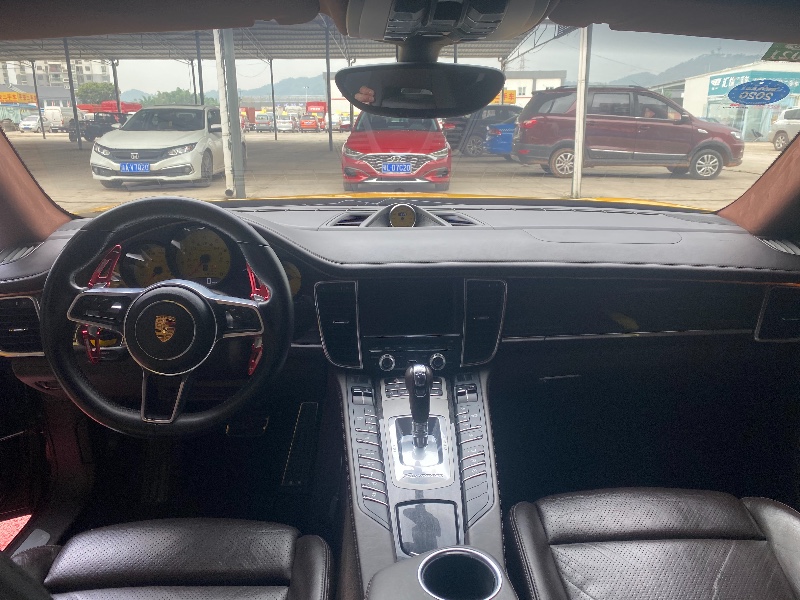 重庆10年保时捷帕拉梅拉7