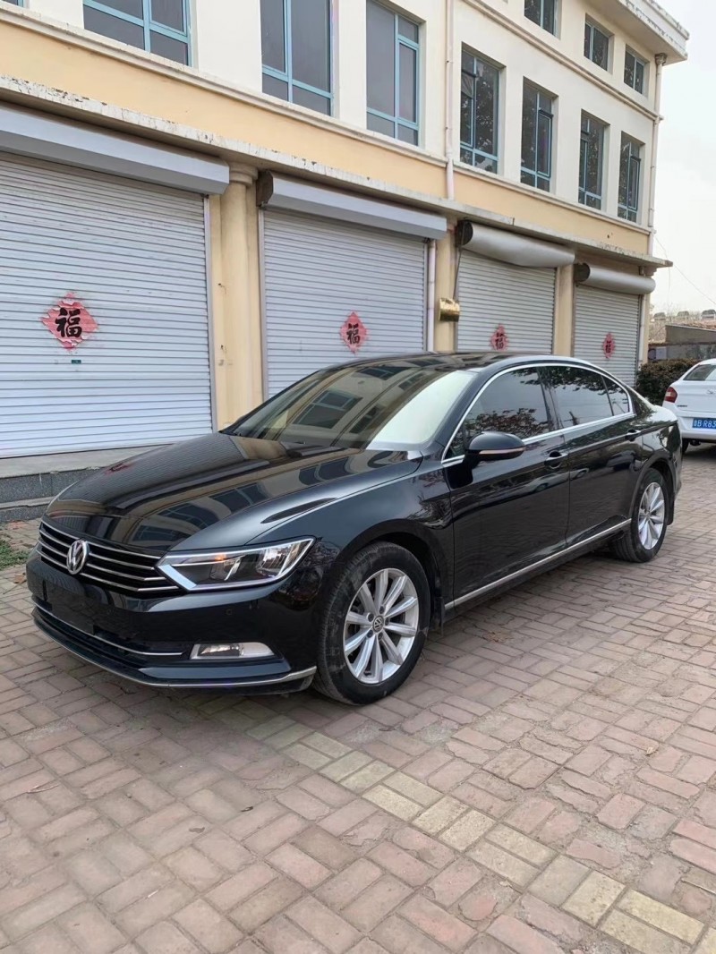 济南17年大众迈腾2