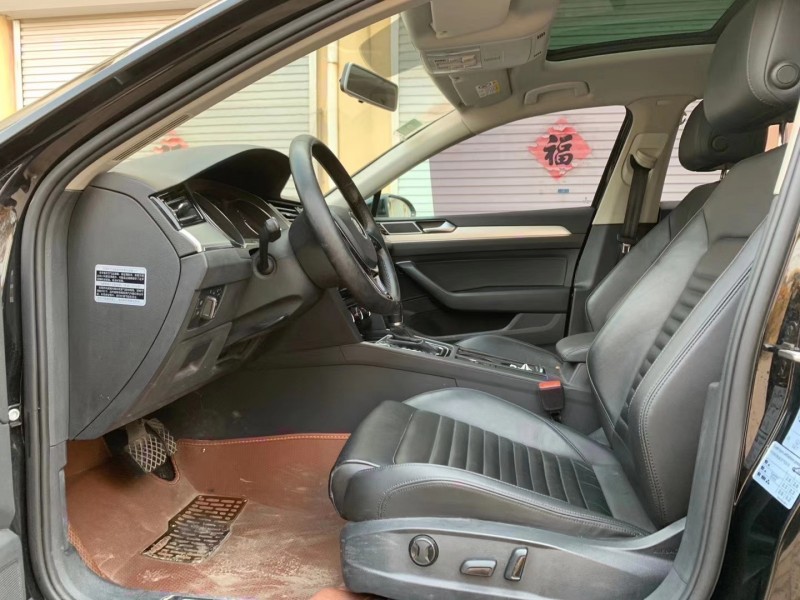 济南17年大众迈腾9