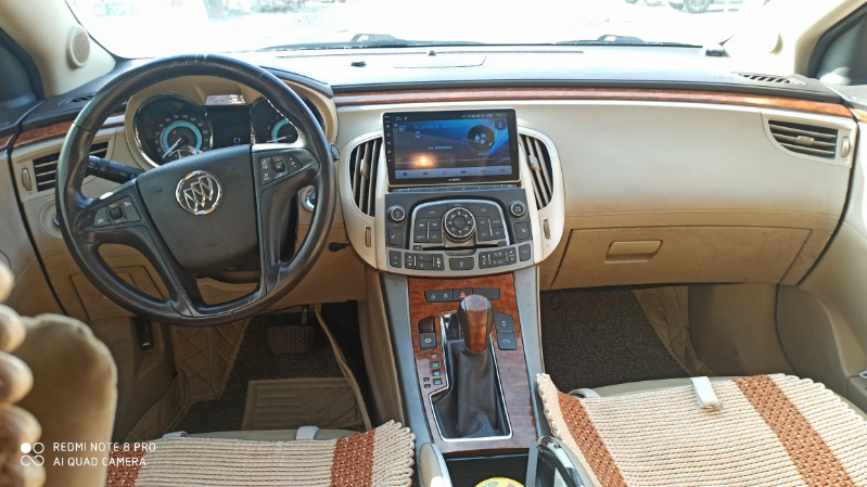 青岛10年别克君越1