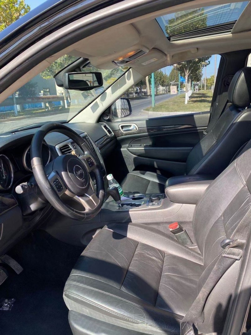 宿迁13年Jeep大切诺基6