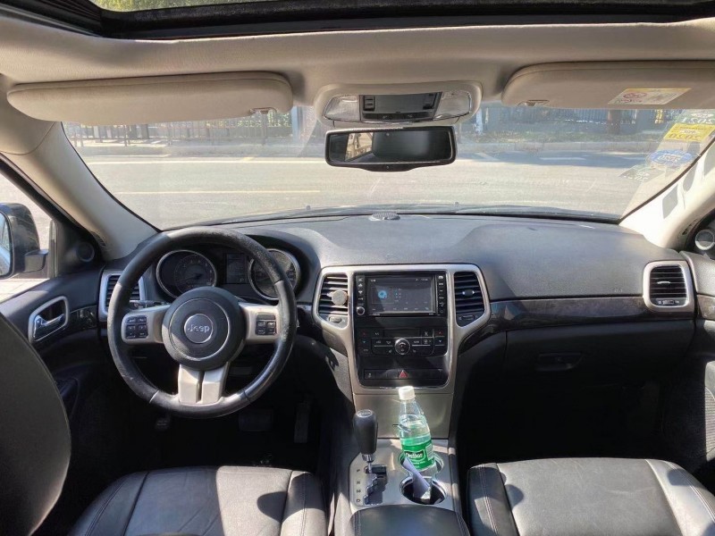 宿迁13年Jeep大切诺基5