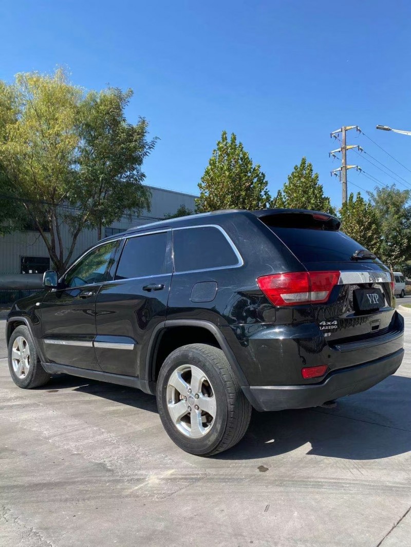 宿迁13年Jeep大切诺基2