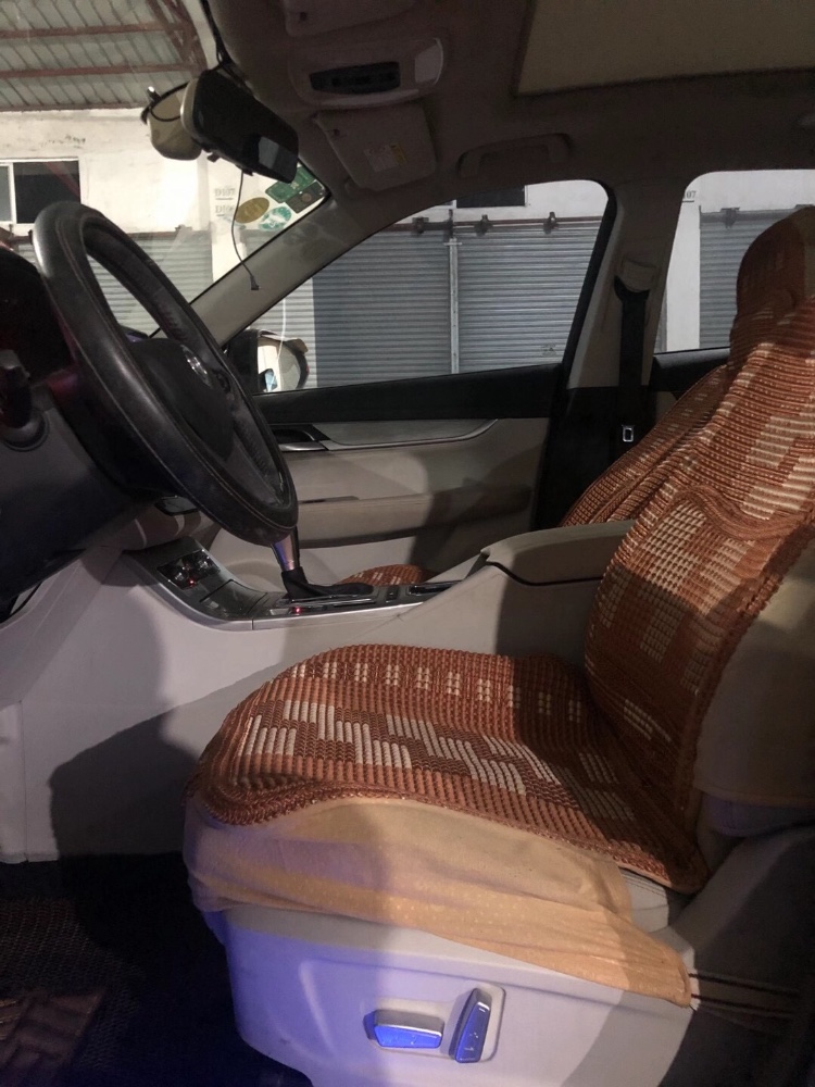 中山17年汉腾汽车X52