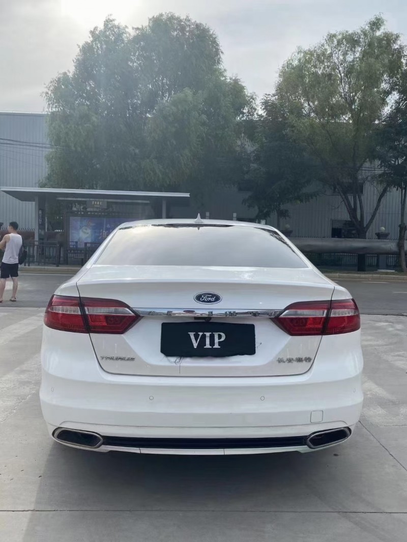 宿迁16年福特金牛座3