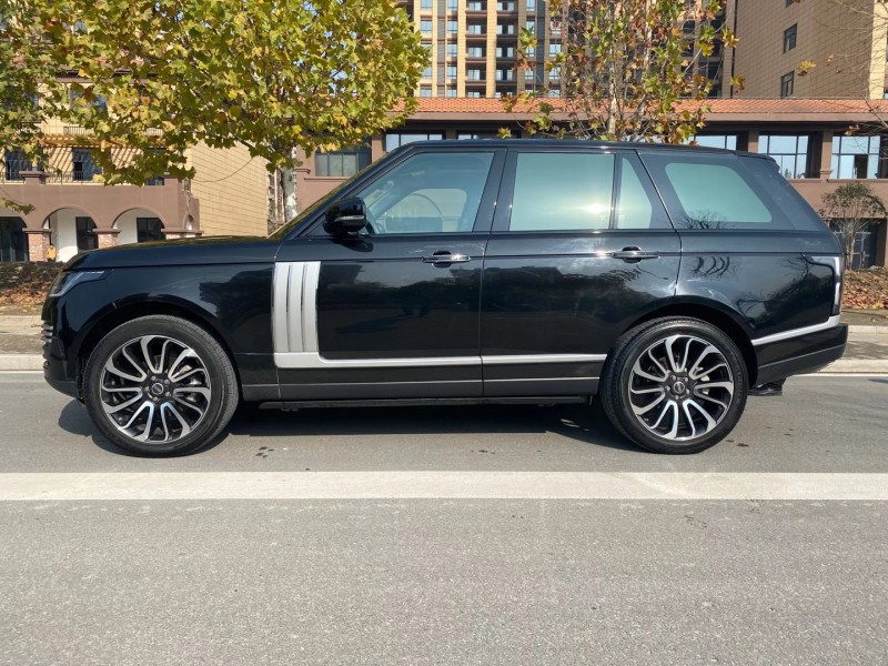 济宁19年路虎揽胜运动3