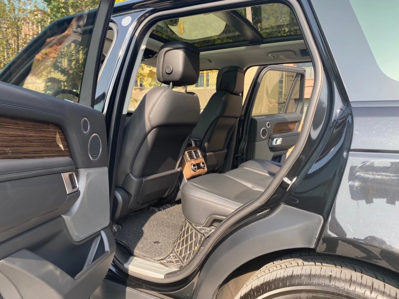 济宁19年路虎揽胜运动8