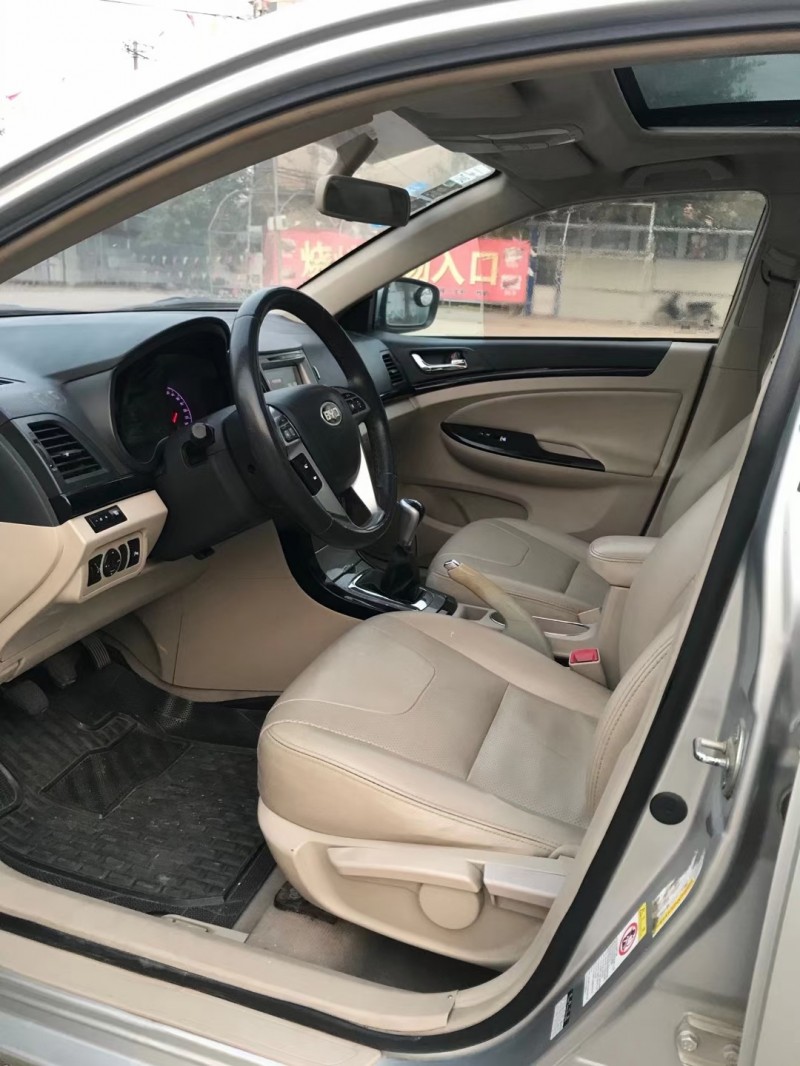 郑州13年比亚迪速锐5