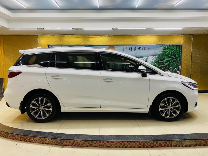 东莞19年比亚迪宋MAX7