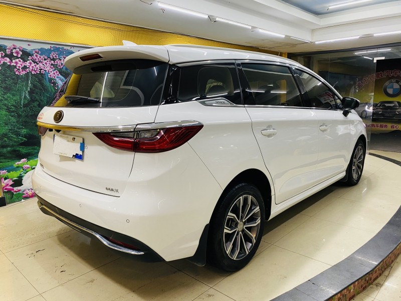 东莞19年比亚迪宋MAX6