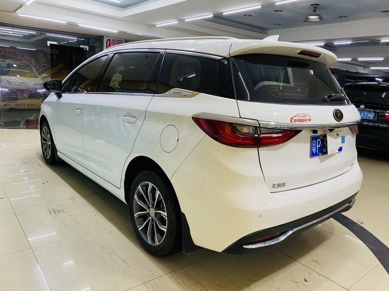 东莞19年比亚迪宋MAX4