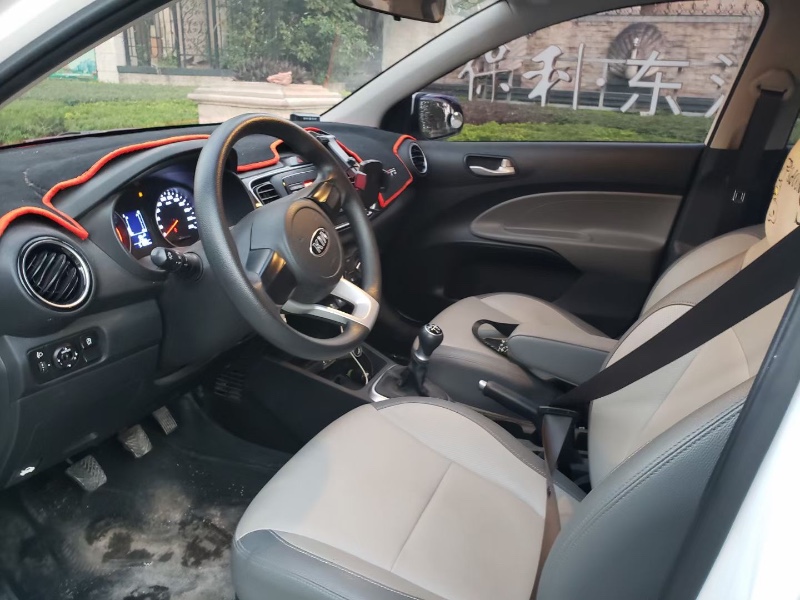 广州19年起亚焕驰5