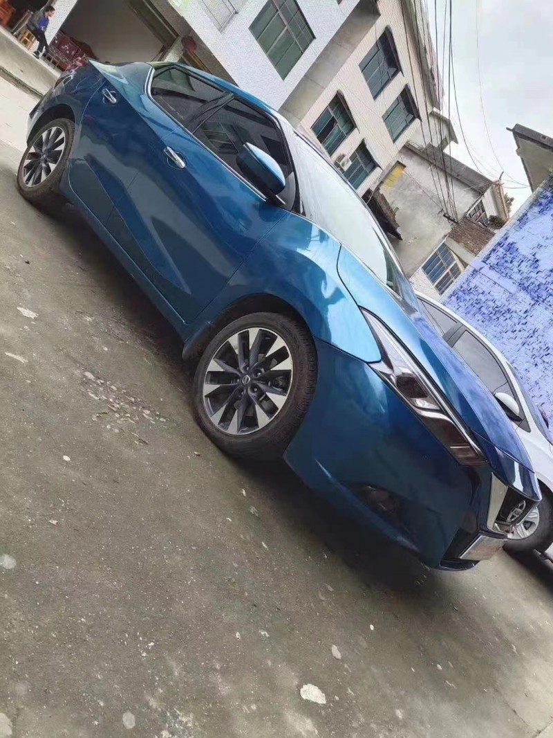 邵阳17年日产蓝鸟2