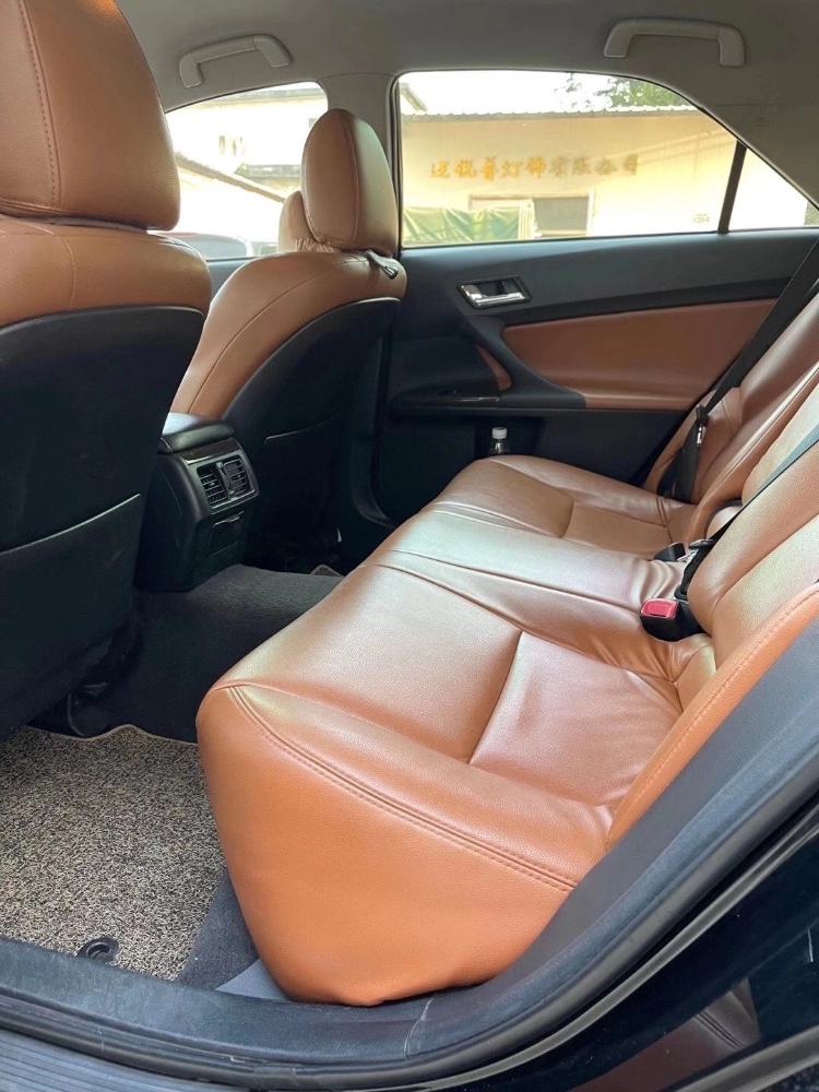 江门13年丰田锐志5