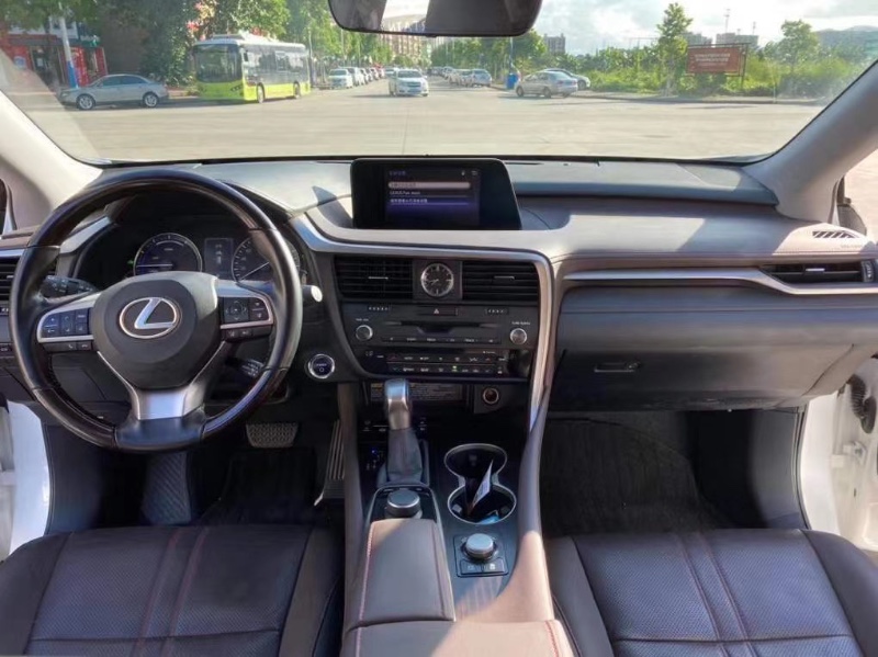 中山17年雷克萨斯RX1