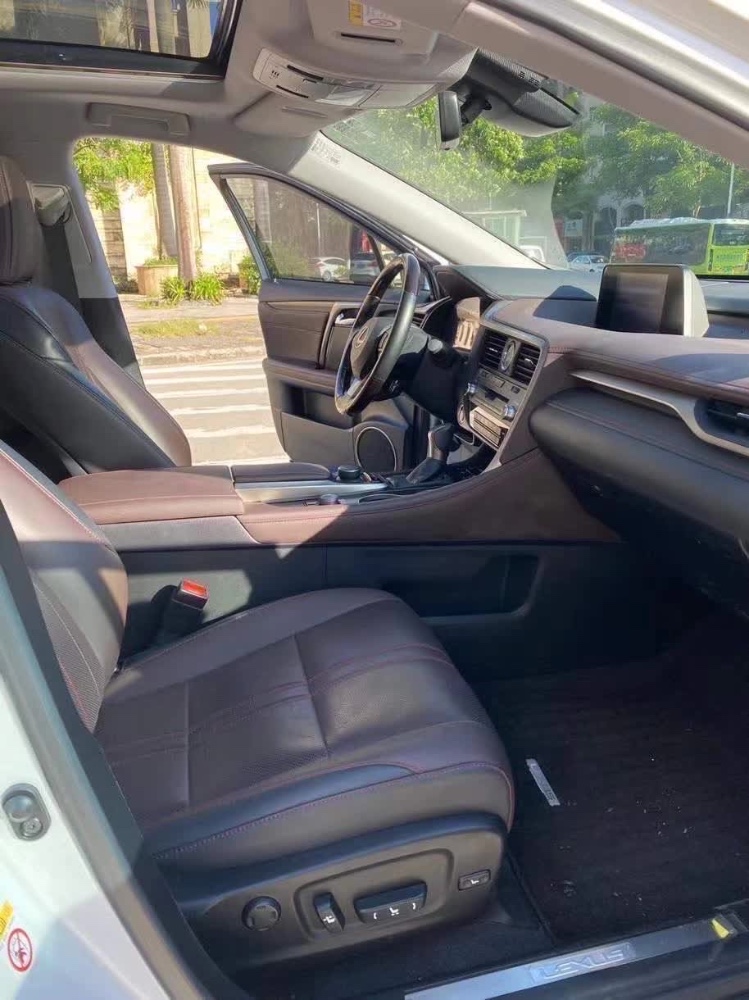 中山17年雷克萨斯RX3