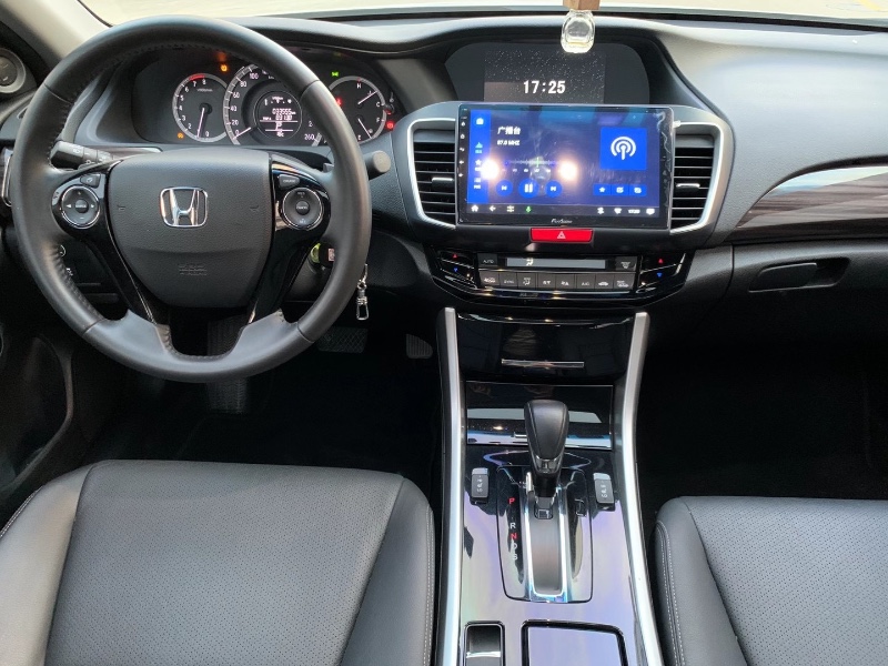 中山18年本田雅阁2