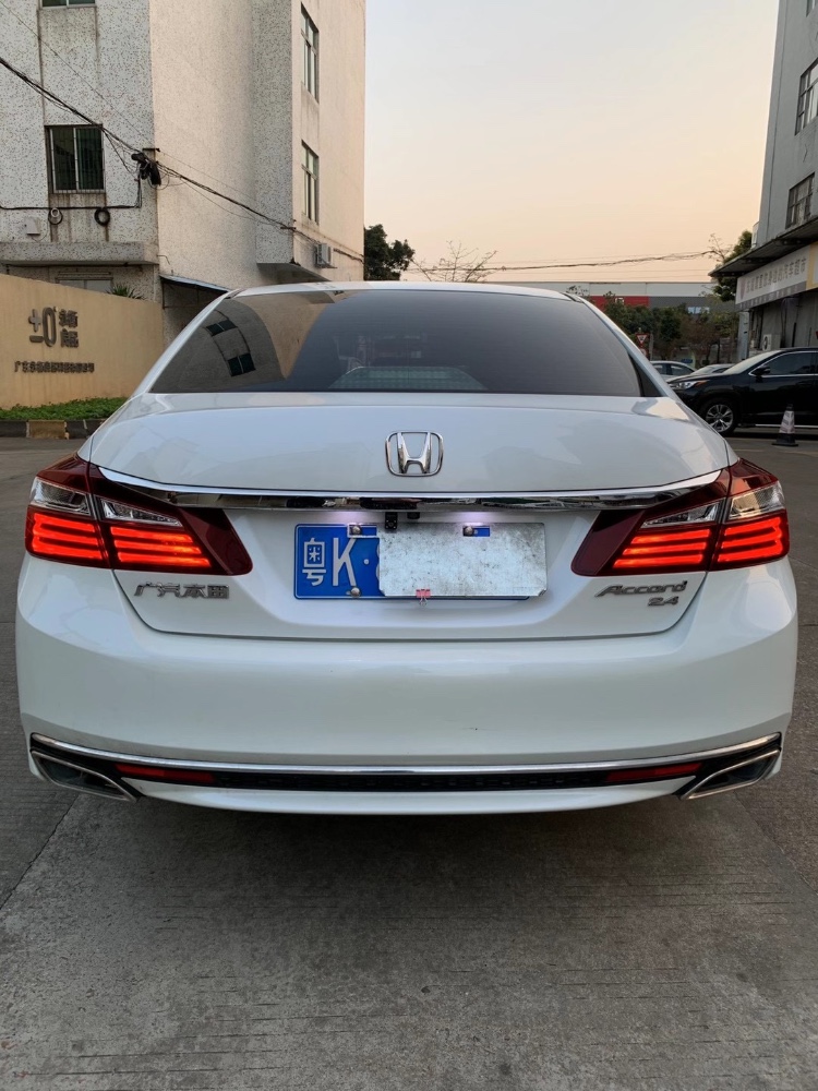 中山18年本田雅阁7