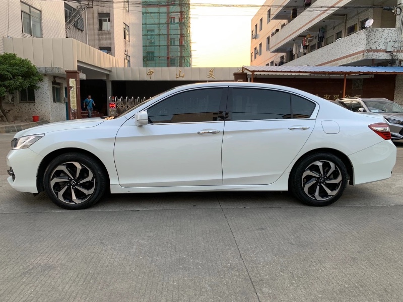 中山18年本田雅阁5