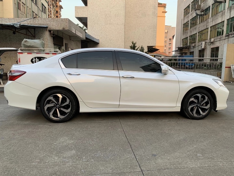 中山18年本田雅阁6