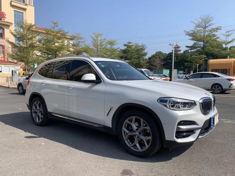 广州19年宝马X36
