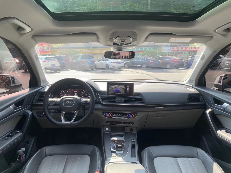广州19年奥迪Q56