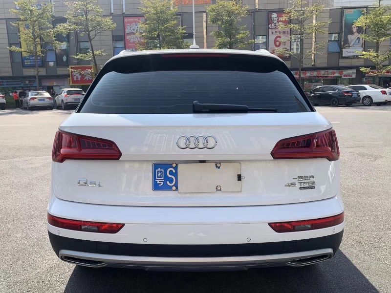 广州19年奥迪Q57