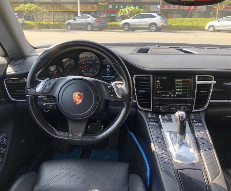 广州15年保时捷帕拉梅拉3
