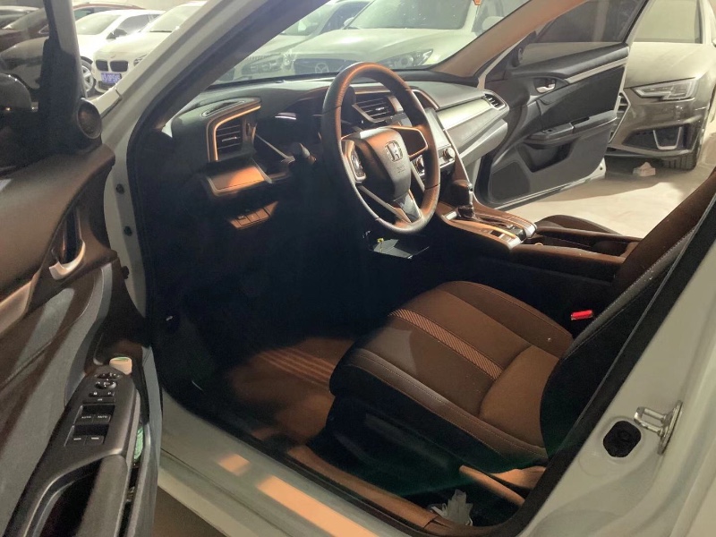 广州18年本田思域5