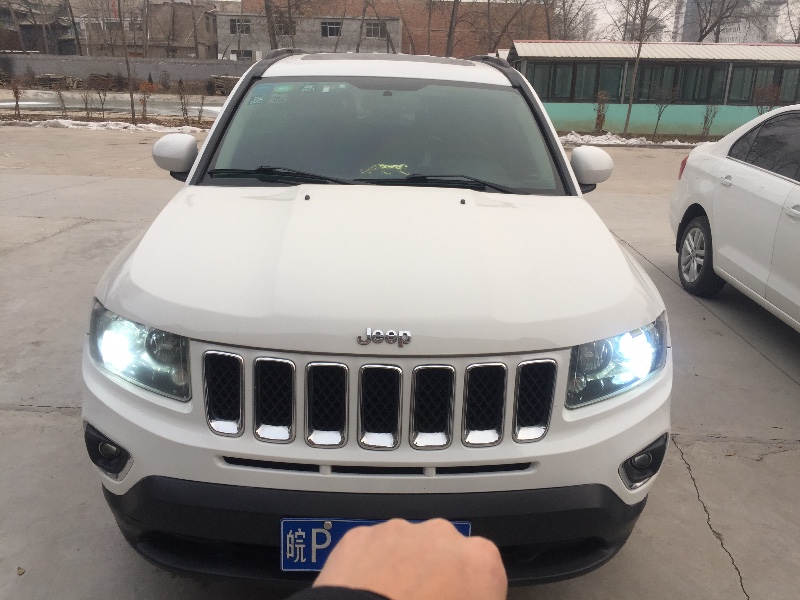 西寧14年Jeep指南者3