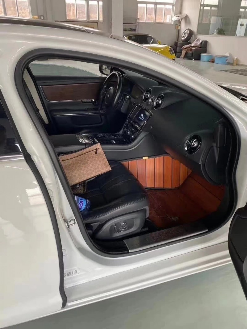 保定17年捷豹XJ6