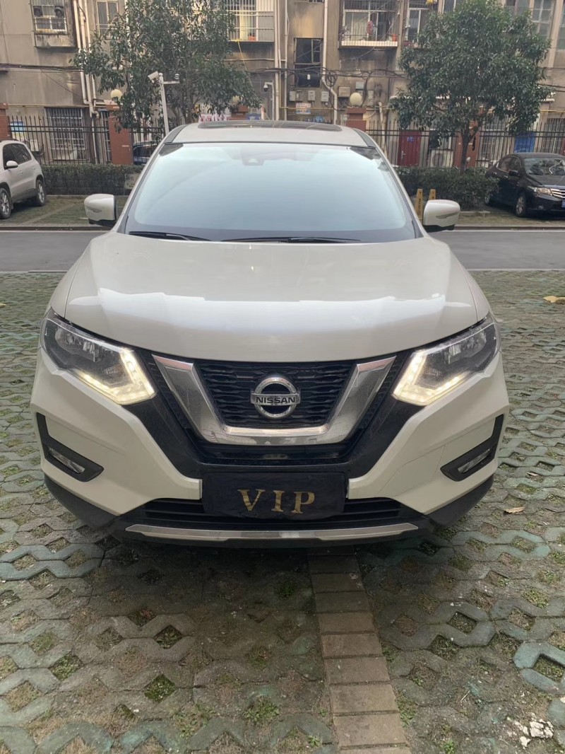 黃石20年日產奇駿1