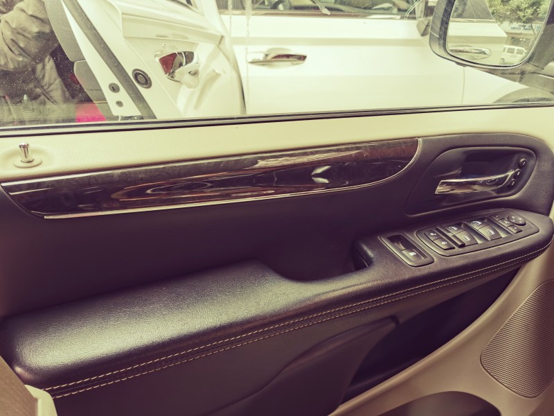 成都14年克莱斯勒大捷龙1