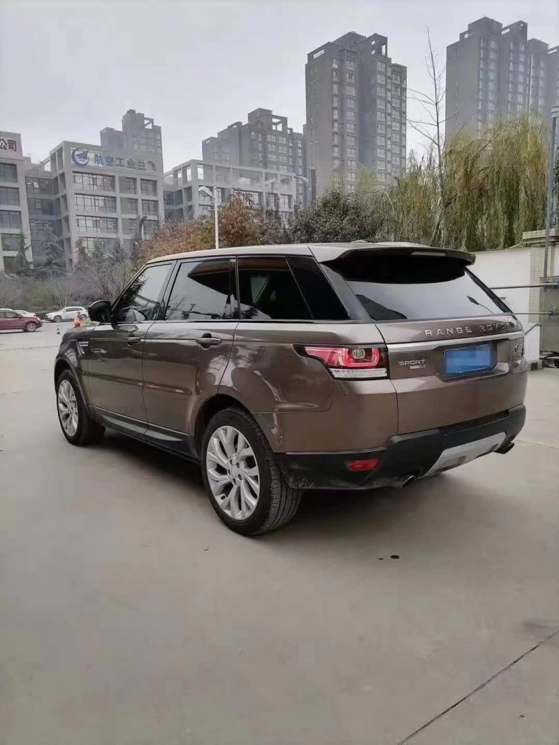 济宁14年路虎揽胜运动4