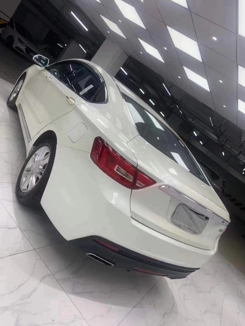 成都16年吉利博瑞4