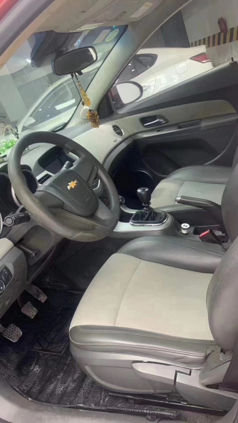 成都14年雪佛兰科鲁兹6