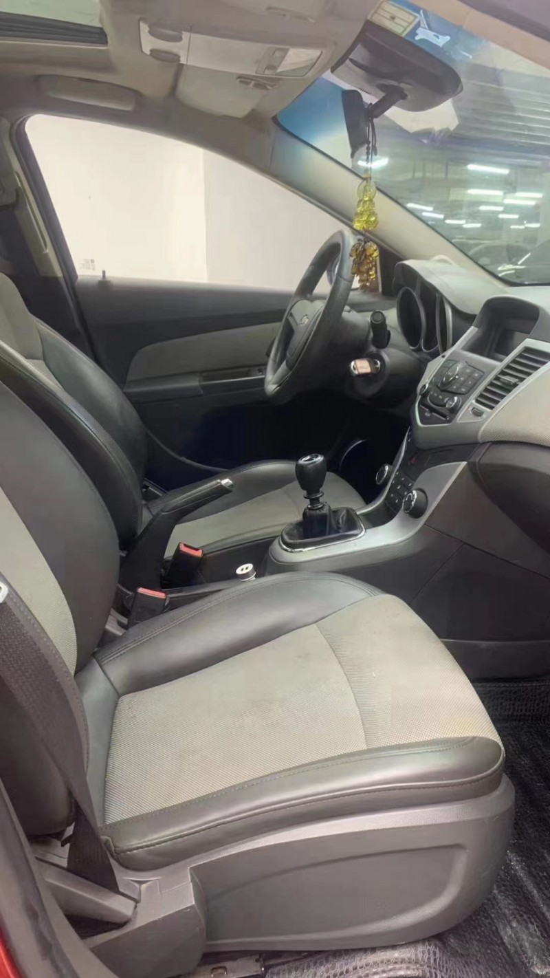 成都14年雪佛兰科鲁兹8