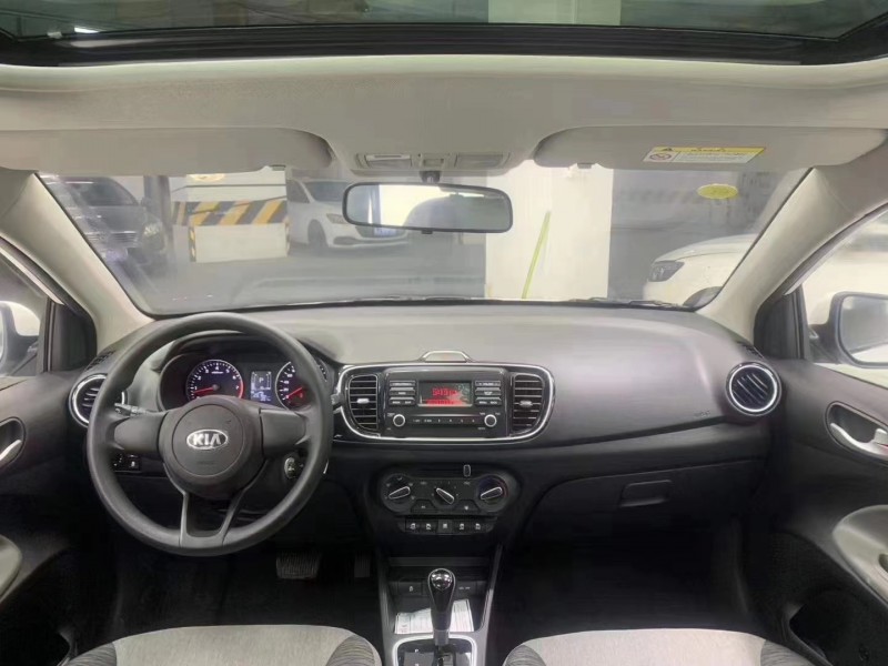 成都20年起亚焕驰8